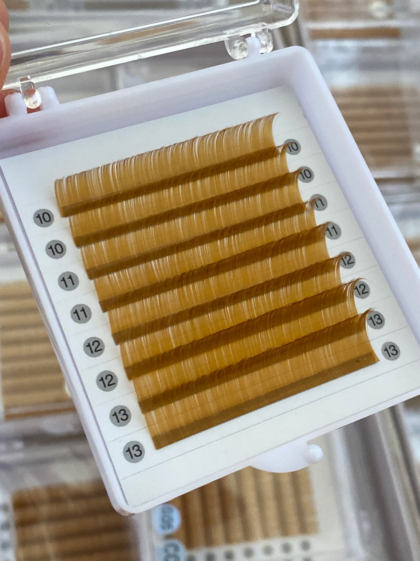 0.05mm Golden Ligh Brown Color Lashes 【 8-lines】