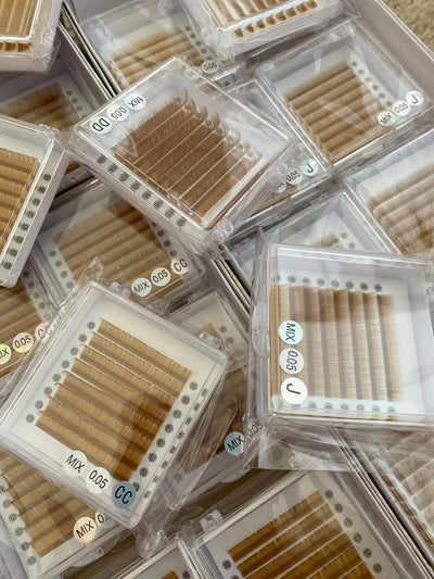 0.05mm Golden Ligh Brown Color Lashes 【 8-lines】